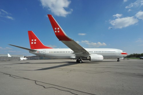 A PrivatAir Boeing 737-800 - Photo: PrivatAir