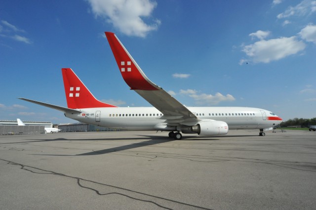 A PrivatAir Boeing 737-800 - Photo: PrivatAir