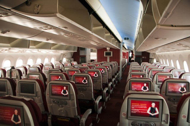 Economy cabin of the Hainan 787 - Photo: Phili Debski