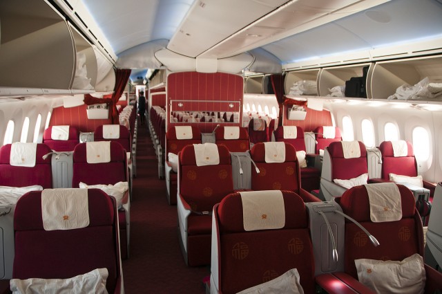 Business Class cabin on the Hainan Dreamliner - Photo: Philip Debski