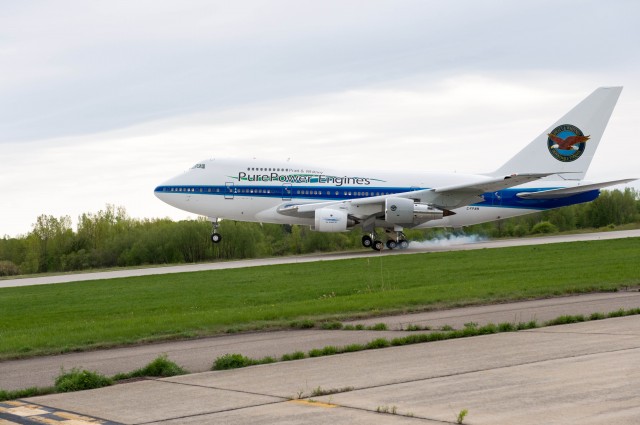 The PW1100G-JM's First Flight on board Pratt & Whitney's 747 SP - Photo: P&W