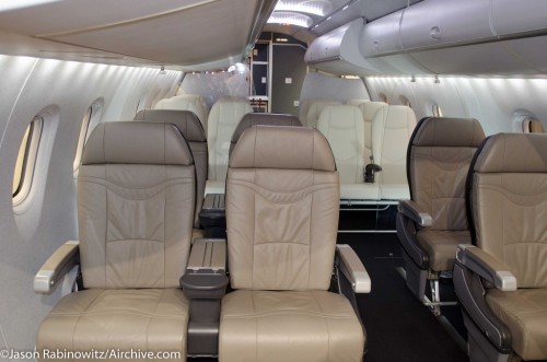 Interior mock up of the MRJ cabin - Photo: Jason Rabinowitz / Airchive.com