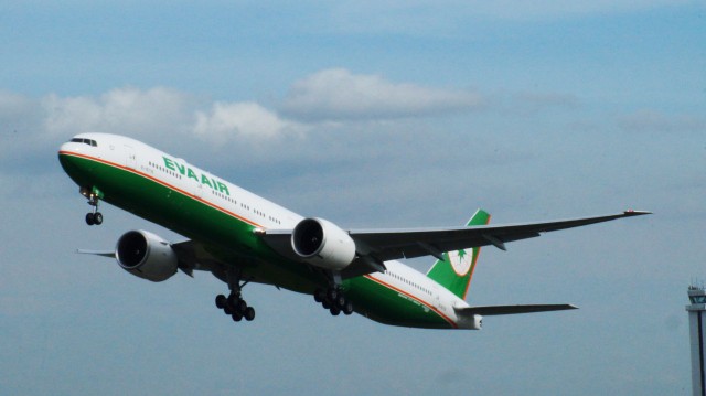 Taxi and lift off from Paine Field. Photos: Chu-Yi (Andrew) Chuang