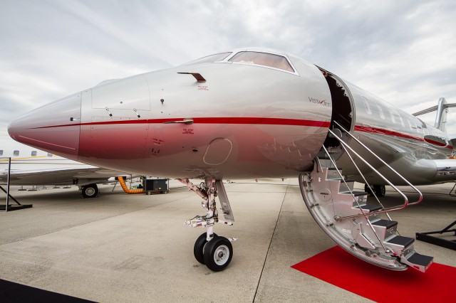 Most of the display aircraft consisted of aircraft for sale or charter such as this Vistajet Global 6000 Photo: Jacob Pfleger | AirlineReporter
