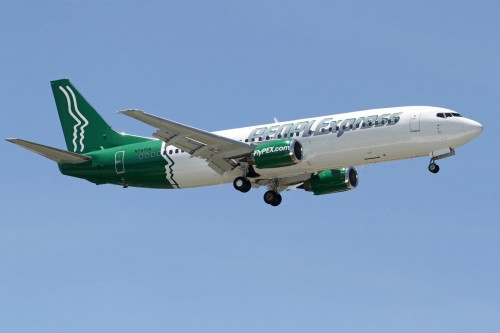 PeopleExpress Boeing 737-400 - Photo: PeopleExpress