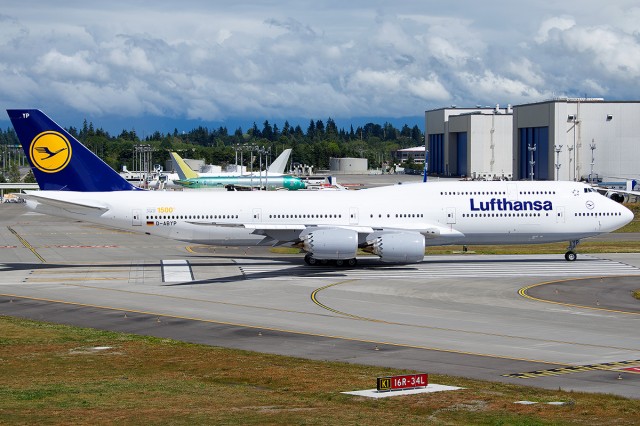 LN1500 lining up for take off. Photo - Bernie Leighton | AirlineReporter