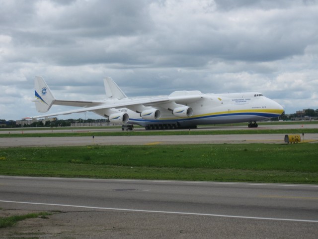 The Antonov AN-225 at MSP - Photo: David Parker Brown