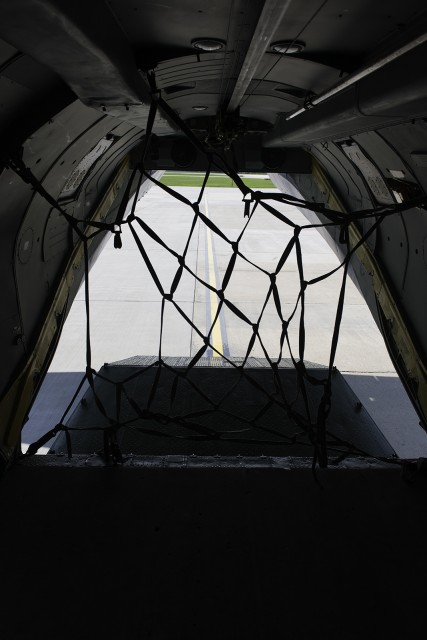 Looking out a stuck cargo door. Photo - Bernie Leighton | AirlineReporter.com