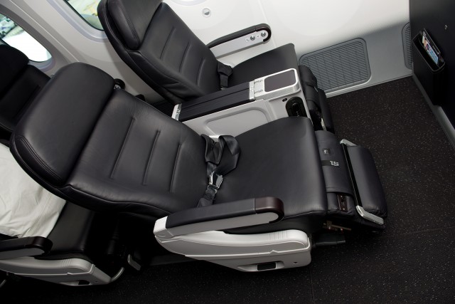 NZ's premium economy seat. Pardon the angle, but it's the only way to easily illustrate every feature at once. Photo - Bernie Leighton | AirlineReporter