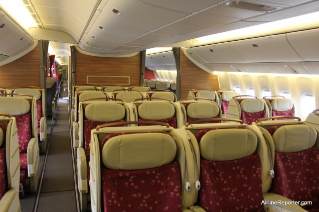 The business class cabin of the TAM 777