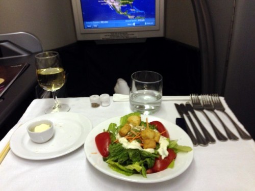 Beginning of dinner service in United Global First - Photo: Blaine Nickeson | AirlineReporter