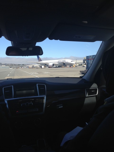 United Dreamliner on the ground at SFO...viewed from inside a Mercedes! - Photo: Blaine Nickeson | AirlineReporter