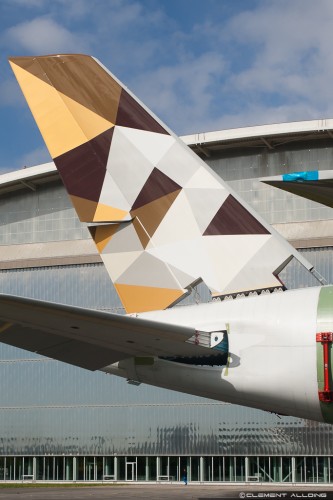 Close up on the new tail design on the A380 - Photo: Clément Alloing / Flickr CC