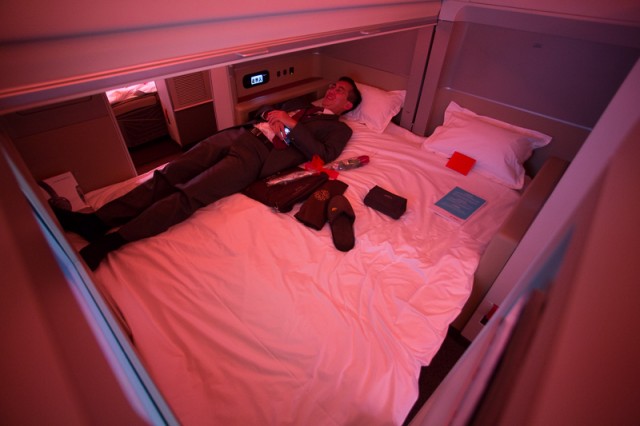 The double suite bed in China Eastern's first class - Photo: Jeremy Dwyer-Lindgre | NYCAvation.com
