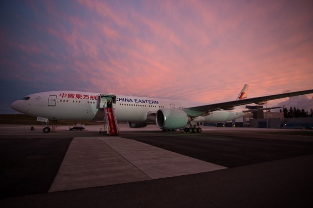 Okay. The livery doesn't look half bad in the sunset - Photo: Jeremy Dwyer-Lindgren | NYCAviation.com