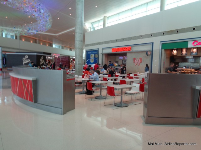 Part of the Dallas Love Field Food Court Area.  Local favorites on offer here with Whataburger, a burger chain in Texas.