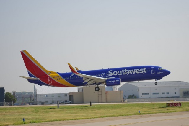 The second 737 in new livery (Heart 2) arrives to Dallas - Photo: Mal Muir