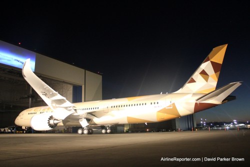 Etihad unveils their new livery on a Boeing 787-9