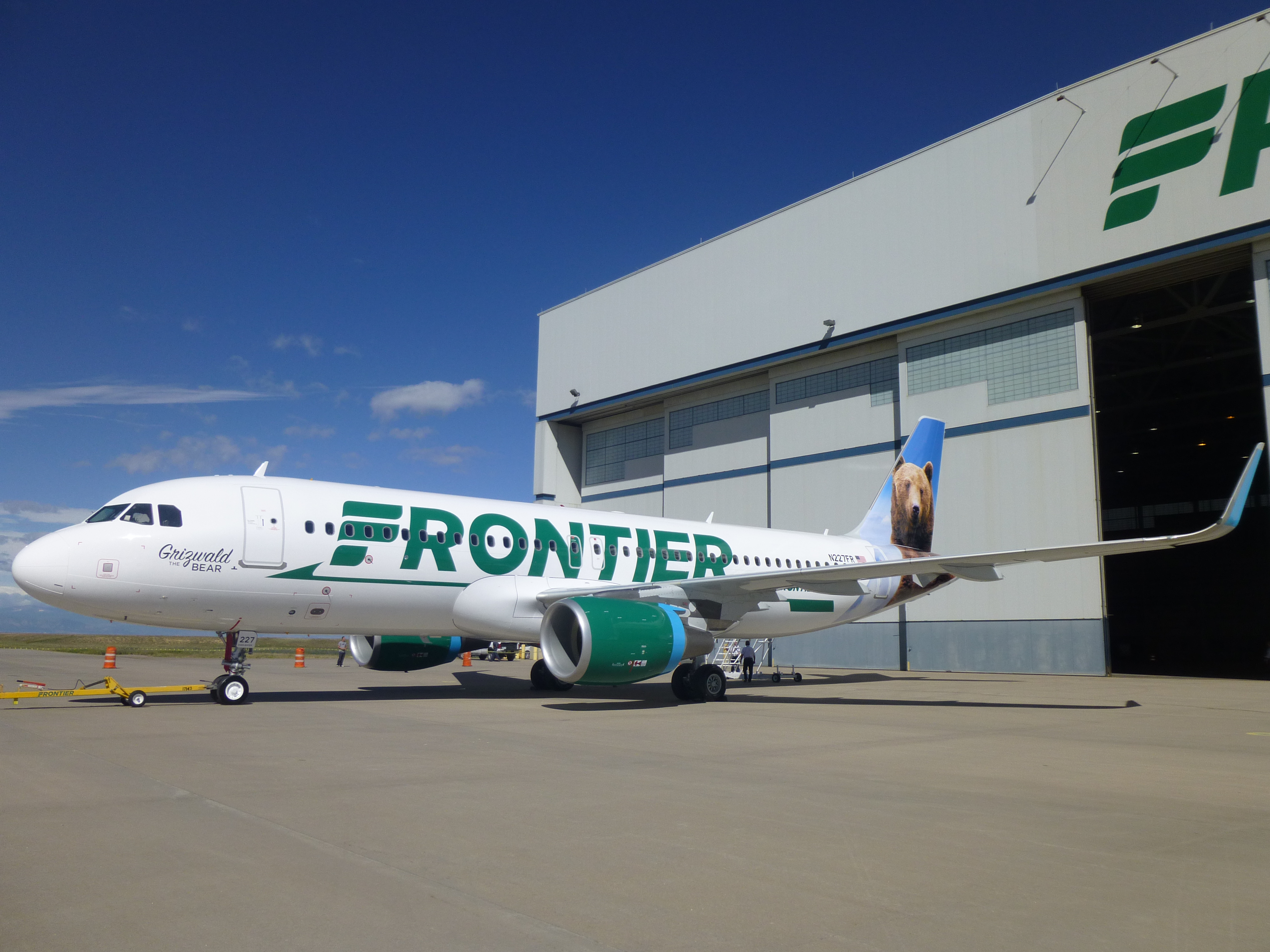 frontier flight status