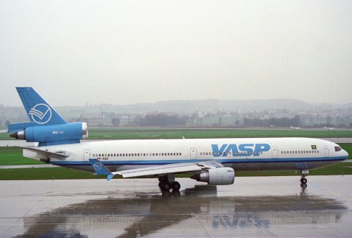 A VASP MD-11 at Zurich Airport in 1996 - Photo: Aero Icarus | Flickr CC