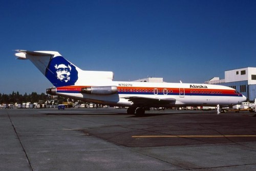Alaska Airlines leased this United Boeing 727 which provides for a unique livery. Photo: Gordon Werner