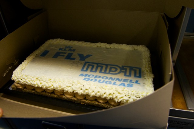 The crew's MD-11 celebratory cake. Photo - Bernie Leighton | AirlineReporter