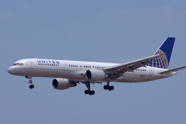 A United 757-200 like this one is able to connect the East Coast of the USA with some parts of Europe - Photo: Mal Muir | AirlineReporter.com