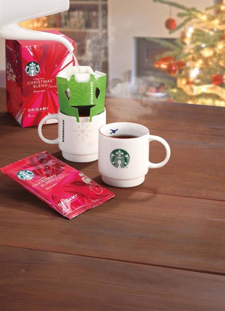 The Starbucks Oragami "Holiday Blend" and Stackable Mugs.  Both can be purchased through Onboard Duty Free on ANA - Image: All Nippon Airways