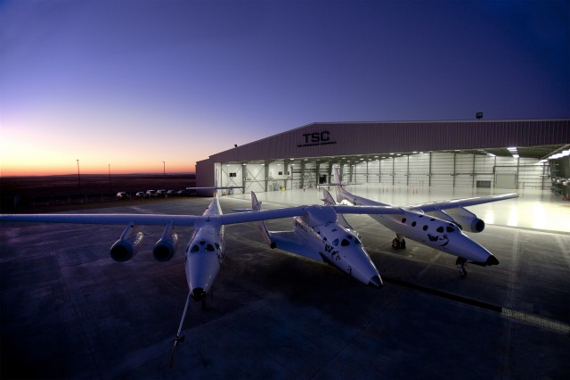 WhiteKnightTwo and SpaceShipTwo togther - Photo: Virgin Galactic