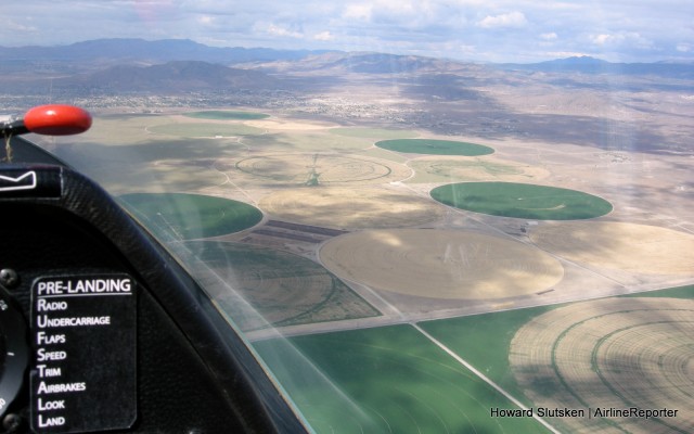 Crop circles east of MEV.  Brown circles absorb heat, and create thermals.  I took this photo from the ASK-21.