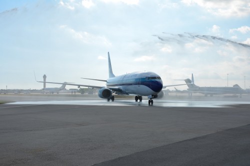 A water cannon salute at MIA greets Eastern's 737 - Photo: AirwaysNews