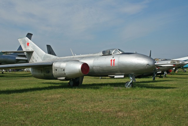 Yakolev Yak-25RV-II '11 red' - Photo: Alan Wilson