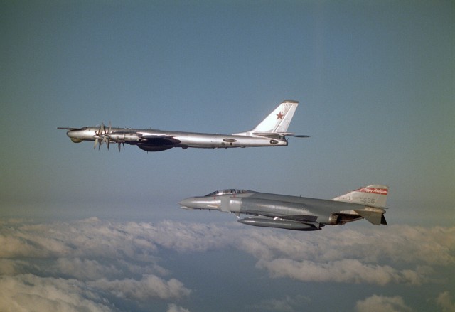 A U.S. Air Force F-4D Phantom follows a Soviet TU-95 over Iceland in 1983 - Photo: North Dakota National Guard | FlickrCC