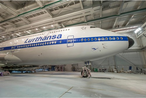 Front part of Lufthansa's special retro livery on the Boeing 747-8I - Photo: Lufthansa