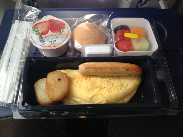 The meal was more than sufficient for a six hour flight Photo: Jacob Pfleger | AirlineReporter