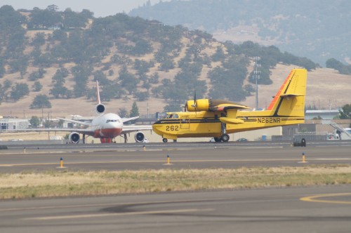 A busy day at the airport to fight fires - Photo: Jeremiah Cordle