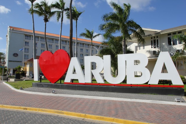 I â¥ Aruba, the unoffical theme of the island.  - Photo: David Delagarza | AirlineReporter
