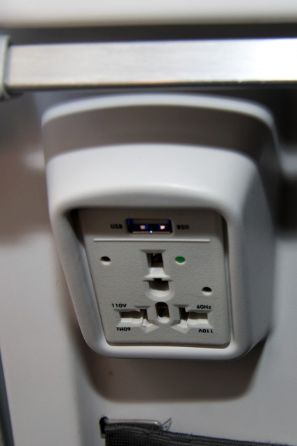 All Alaska aircraft will boast standard, universal, power outlets as well as 5V USB outlets by the end of April. Photo - Bernie Leighton | AirlineReporter