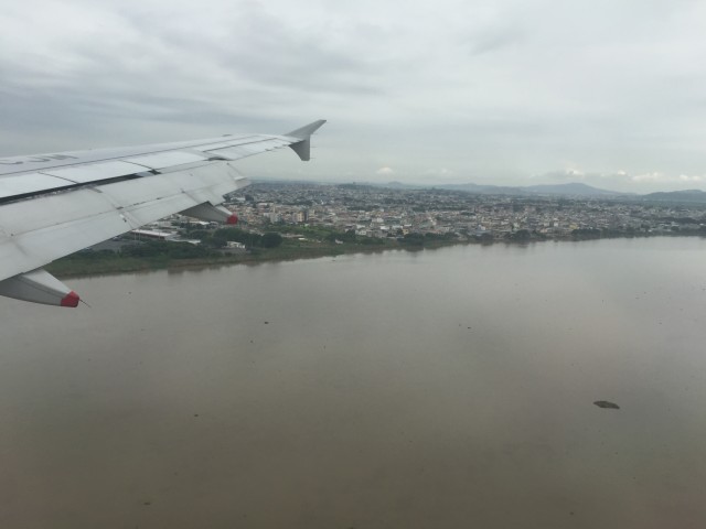 Approaching into Guayaquil over the Guayas river. Photo - Bernie Leighton | AirlineReporter