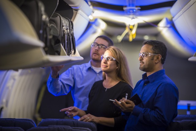 The new Boeing 737 Space Bins - Photo: The Boeing Company