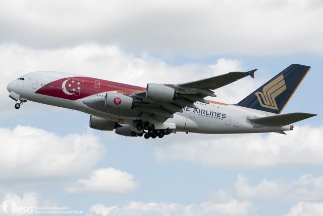 The livery looks slick with a blue sky in the background - Photo: Lorenzo Giacobbo | FlickrCC