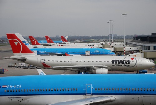 Northwest Airlines birds sit at Amsterdam - Photo: Aero Icarus | Flickr CC