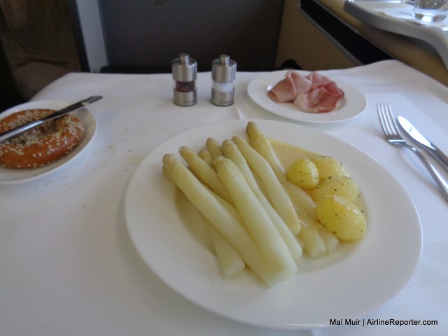 Fresh German Spargel in all of its delicious glory.  The most amazing part of this decadent meal.
