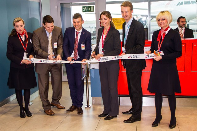 No inaugural flight in Prague is complete without the traditional ribbon cutting ceremony  Photo: Jacob Pfleger | AirlineReporter