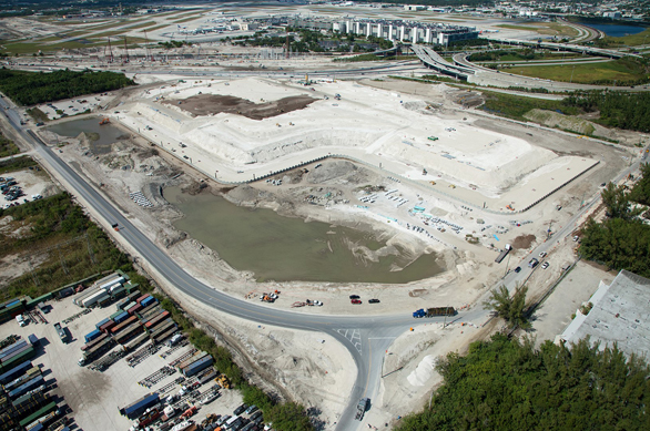 Construction of the new runway as seen in 2012 - Photo: FLL