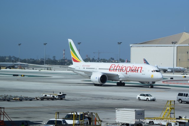 02 - ET504 787 taxis to Gate 134