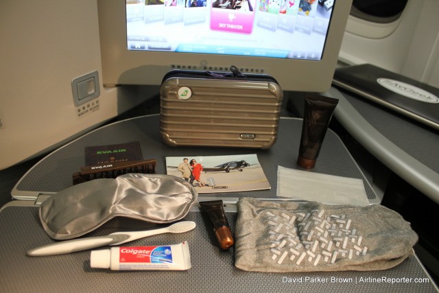 The contents of the high-end amenity kit