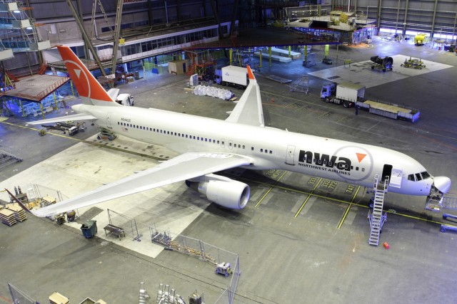 A now classic Northwest Airlines Boeing 757 at Hangar Schiphol East for maintenance - Photo: Dirk-Jan Kraan | FlickrCC