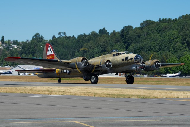 NL93012, the Collings Foundation B-17G dubbed "nine-o-nine" taxiing to park at Boeing Field. - Photo: Bernie Leighton | AirlineReporter