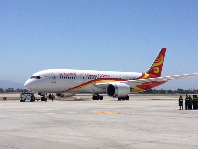 Hainan Boeing 787-8 arriving at SJC - Photo: Micheal Restivo | AirlineReporter